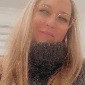 Meet your Posher, Claudia